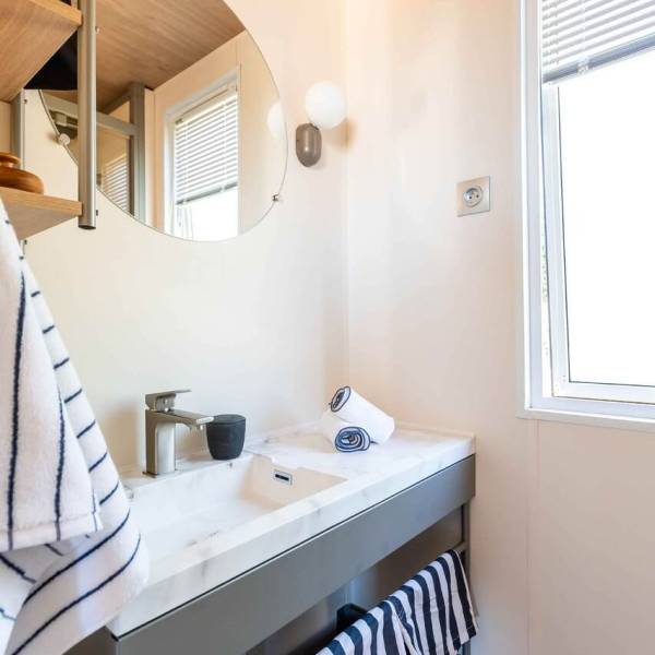 2 bedrooms8